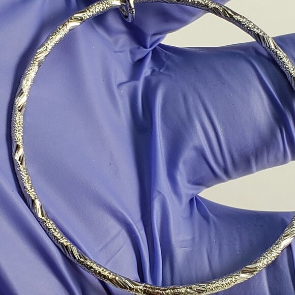 Women's Stylish Textured Design Silver tone Hoop Fishhook 2.5-inch Drop Earrings - Picture 8 of 9